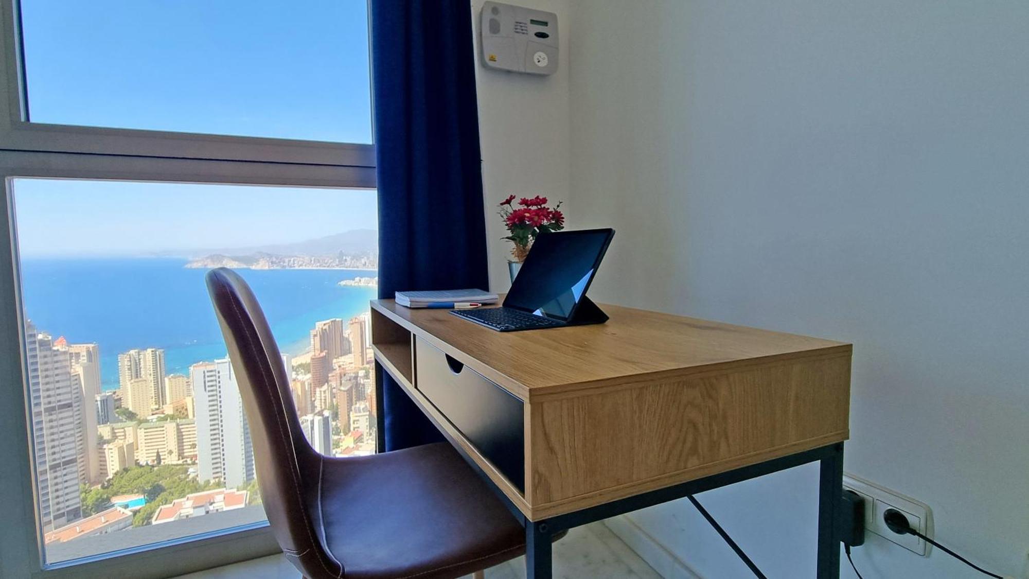 Highrise Apartment With Private Terrace & Sea Views - 34Th Floor Бенидорм Экстерьер фото